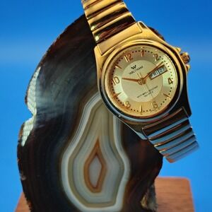 New Vintage 1997 Waltham Day/Date 25mm‎ Women's Quartz Watch W/ Box Size 5.5-8.5